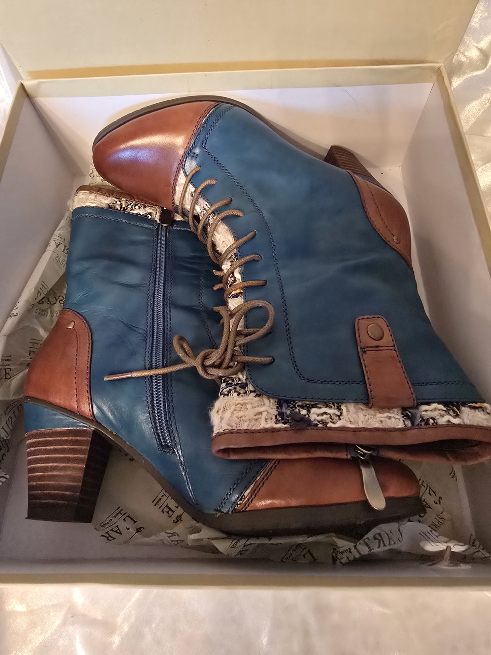 L'Artiste by Spring Step Fantastic Blue Multi Leather Boots Size 37 (US 6.5-7)